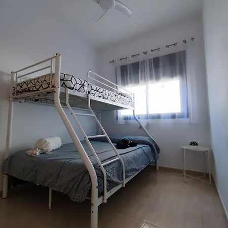 Con Patio, Piscina Y Parking Privado